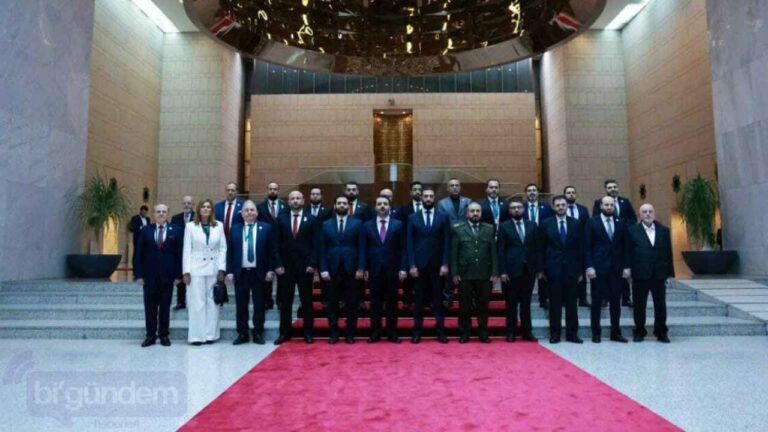 Suriye'nin ilk kabinesi belli oldu