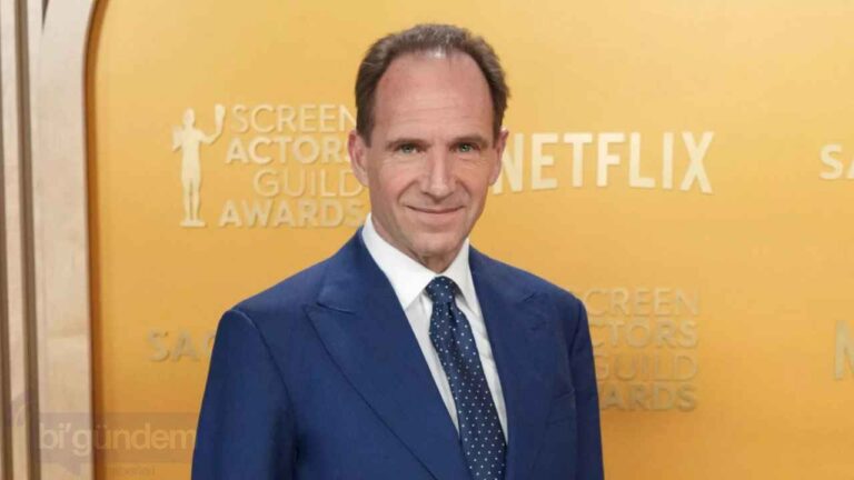 Aktör Ralph Fiennes Paris'te Opera Yönetmenliğine Başlıyor